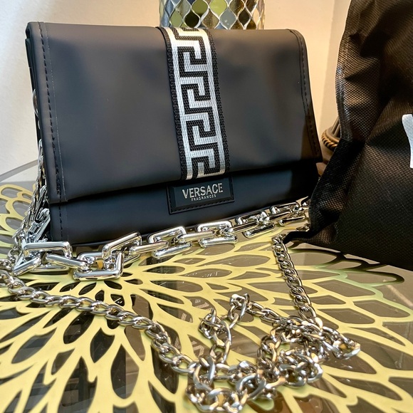 Versace - Picture 4 of 13